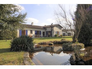 Spacious Contemporary House With Heated..