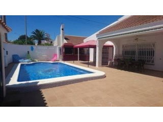 3 Bedroom 2 Bathroom Villa In..