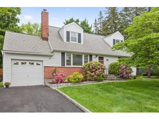 3 bedroom House For Sale: 694 Garth..