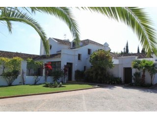 6 Bedrooms - Villa - Malaga - For Sale