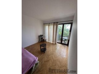 STAN U KUĆI ZA KOMPLETNU RENOVACIJU