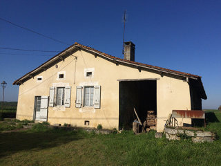 House With Lots Of Character To..