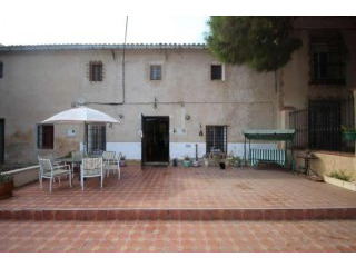 Massive country house rent to buy..