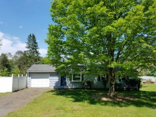 136 Mount Sanford Rd Cheshire, CT..