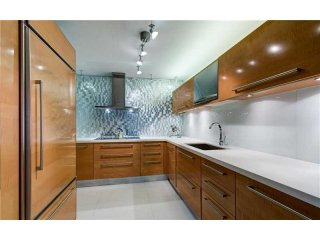 2 bedroom Flat For Sale: 11 Island Ave..