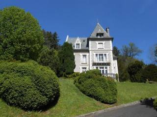 8 bedroom House For Sale: 15800 VIC SUR..