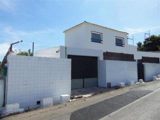 Villa - A 3 bedroom, 1 bathroom country..