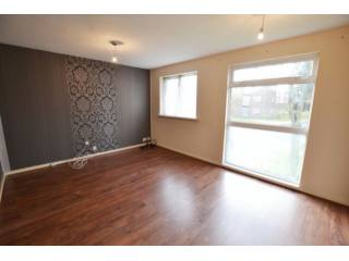 1 Bed Flat/Apartment To Let in..