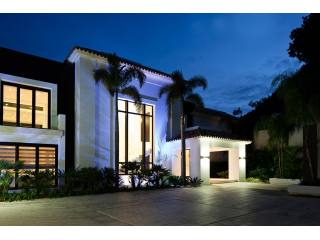 VILLA FOR SALE-LA ZAGALETA