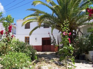 3 bedroom, 1 bathroom Finca/Country..