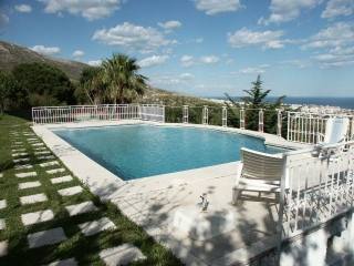 Villa - This beatiful villa 800 m2 is..