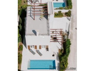 Sofisticirana Vila s bazenom i panoramskom rooftop terasom u