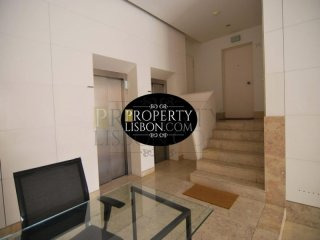 Contemporary 3-bedroom duplex apartment..