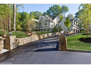 4 bedroom House For Sale: 10 Briggs..
