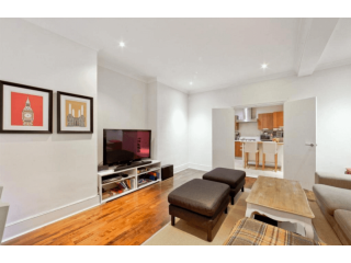 5C Weymouth Mews