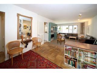 3 bedroom Apartment For Sale: 440 EAST..
