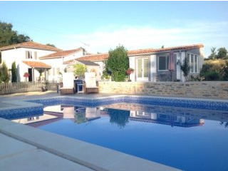 3 Bedroom House With Pool And Potential..