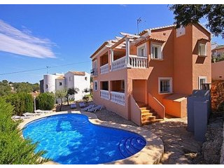4 Bedrooms - Villa - For Sale