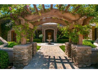 14360 Cascade Crossing