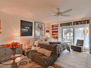 1 bedroom Flat For Sale: 400 Beach..