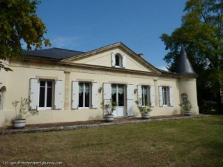 Beautiful country house with pool and..