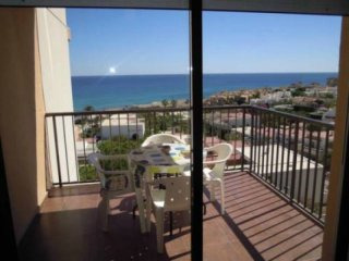 2 Bedroom 1 Bathroom Apartment In La..