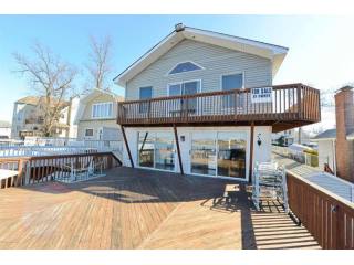 3 bedroom Flat For Sale: 774 Community..