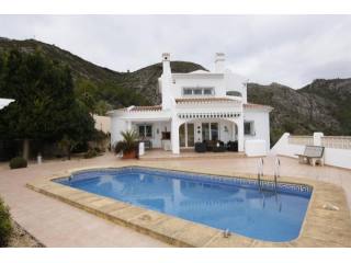 3 Bedrooms - Villa - Alicante - For Sale