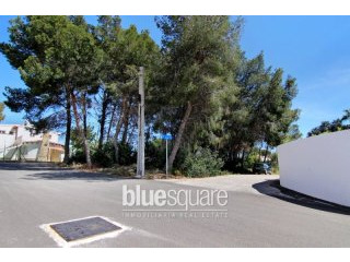 Excellent and flat corner plot near..