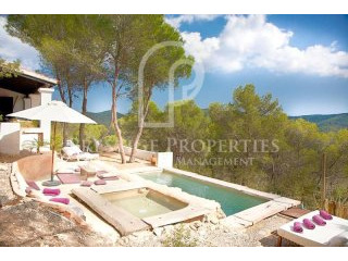 Peaceful hill top location with..