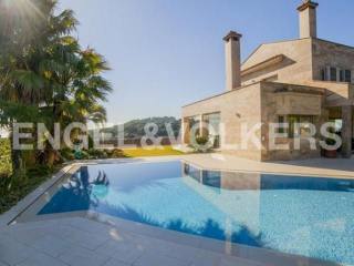 Wonderful views and near the center,