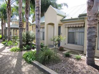 Corner unit located in tranquil part of..