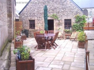 4 bed longere + workshop in private..