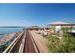 Superb Waterfront Penthouse in Cannes..