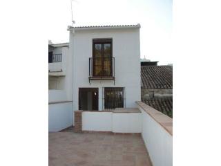 Town House - Newly reformed town house..