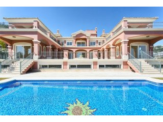 9 Bedrooms - Villa - Malaga - For Sale