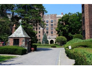 2 bedroom Commercial Property For Sale:..