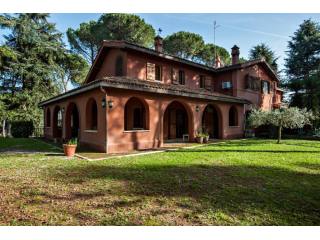3 Bedrooms - House - For Sale