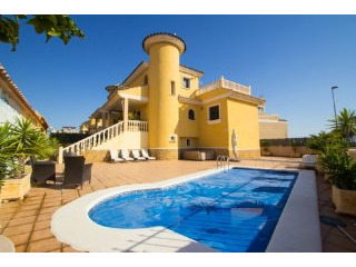 5 Bedrooms - Villa - Alicante - For Sale