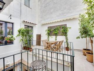Renovated high quality apartment with..