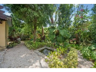 3 bedroom House For Sale: Miami 33143