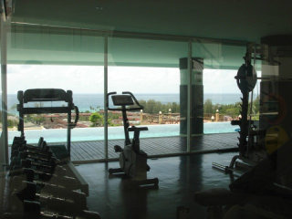 Brilliant 2 Bedroom Seaview Condominium..