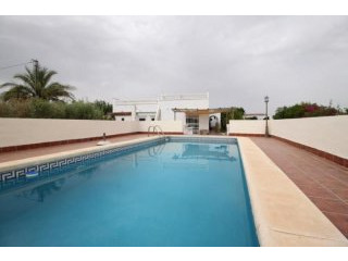 Reduced 30k! 3 Villas with classic..