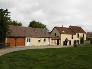 Main Country House with Guest Cottage