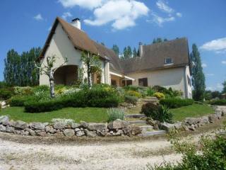Elevated Detached Property With Views..