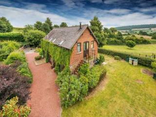 4 bedroom, Barn Conversion house for..