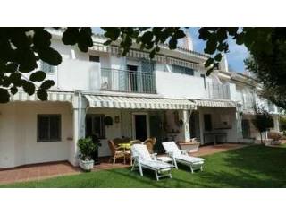 Town House - This two bedroom townhouse..