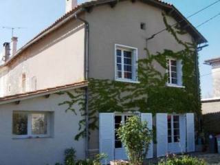 Spacious 3 bed renovated house with..