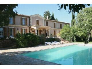 Bedrooms - Vineyard -..