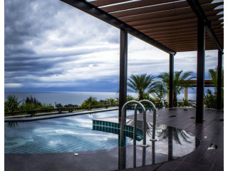 Stunning New 1-2 Bedroom Sea View..